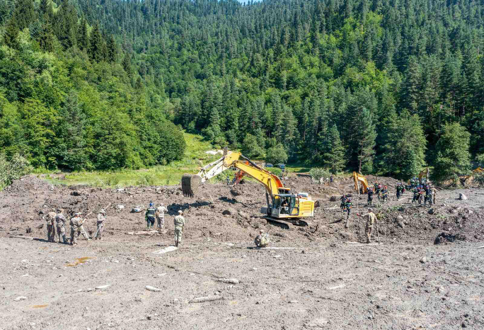 თავდაცვის სამინისტრო - თავდაცვის ძალების სამხედროები სტიქიის ზონაში სამუშაოებს აქტიურად განაგრობენ