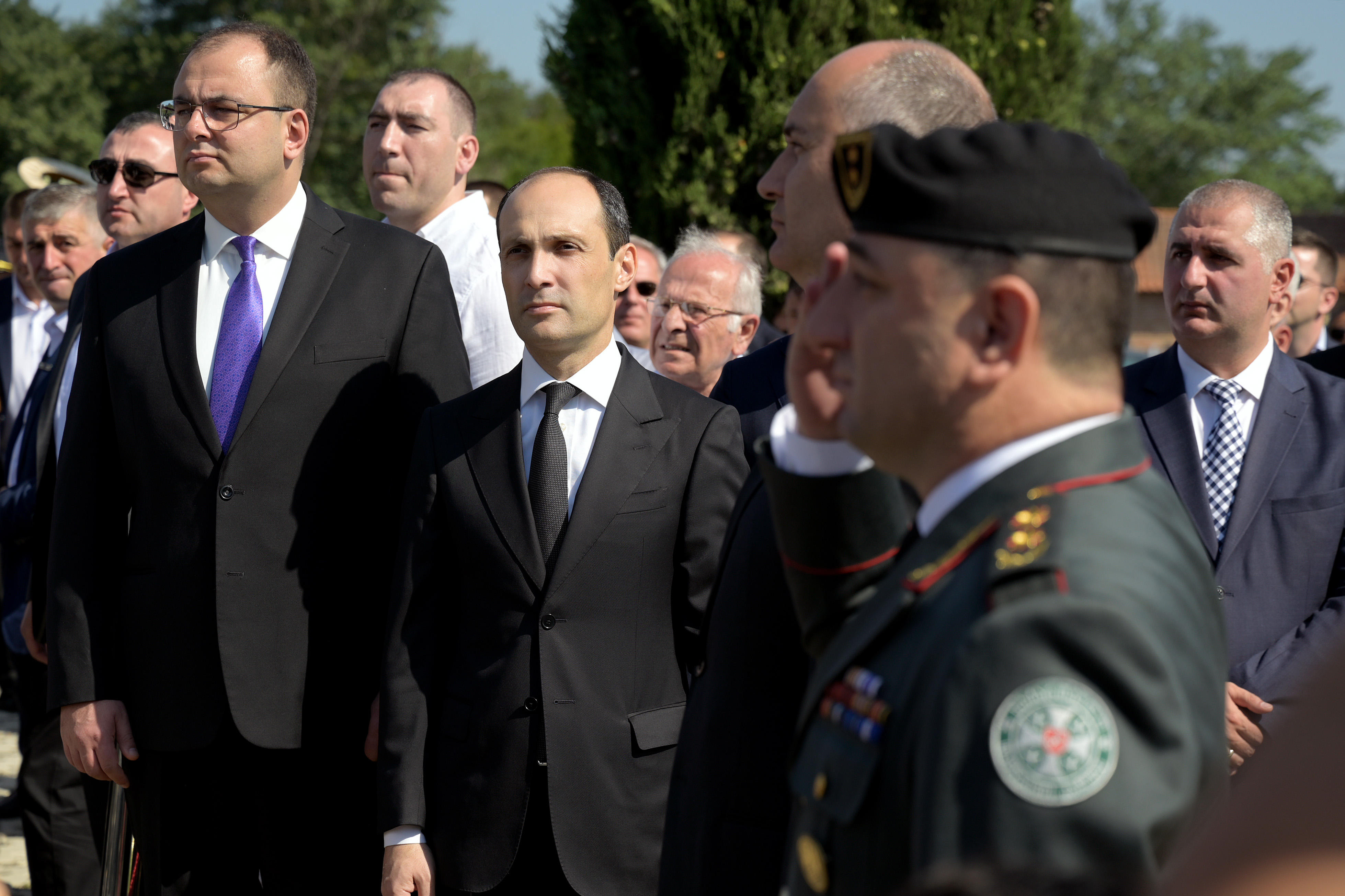 ლევან დავითაშვილმა აგვისტოს ომში დაღუპულ გმირებს პატივი მიაგო