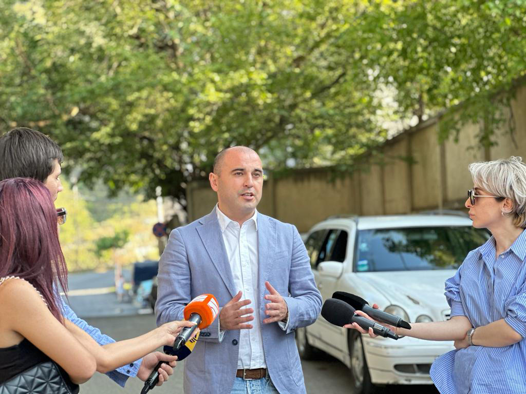 ლევან ხაბეიშვილი - საქართველო უახლოეს ისტორიაში პირველი ქვეყანაა, რომელმაც ტერორისტ პუტინს და მის მაოხრებელ არმიას წინააღმდეგობა გაუწია