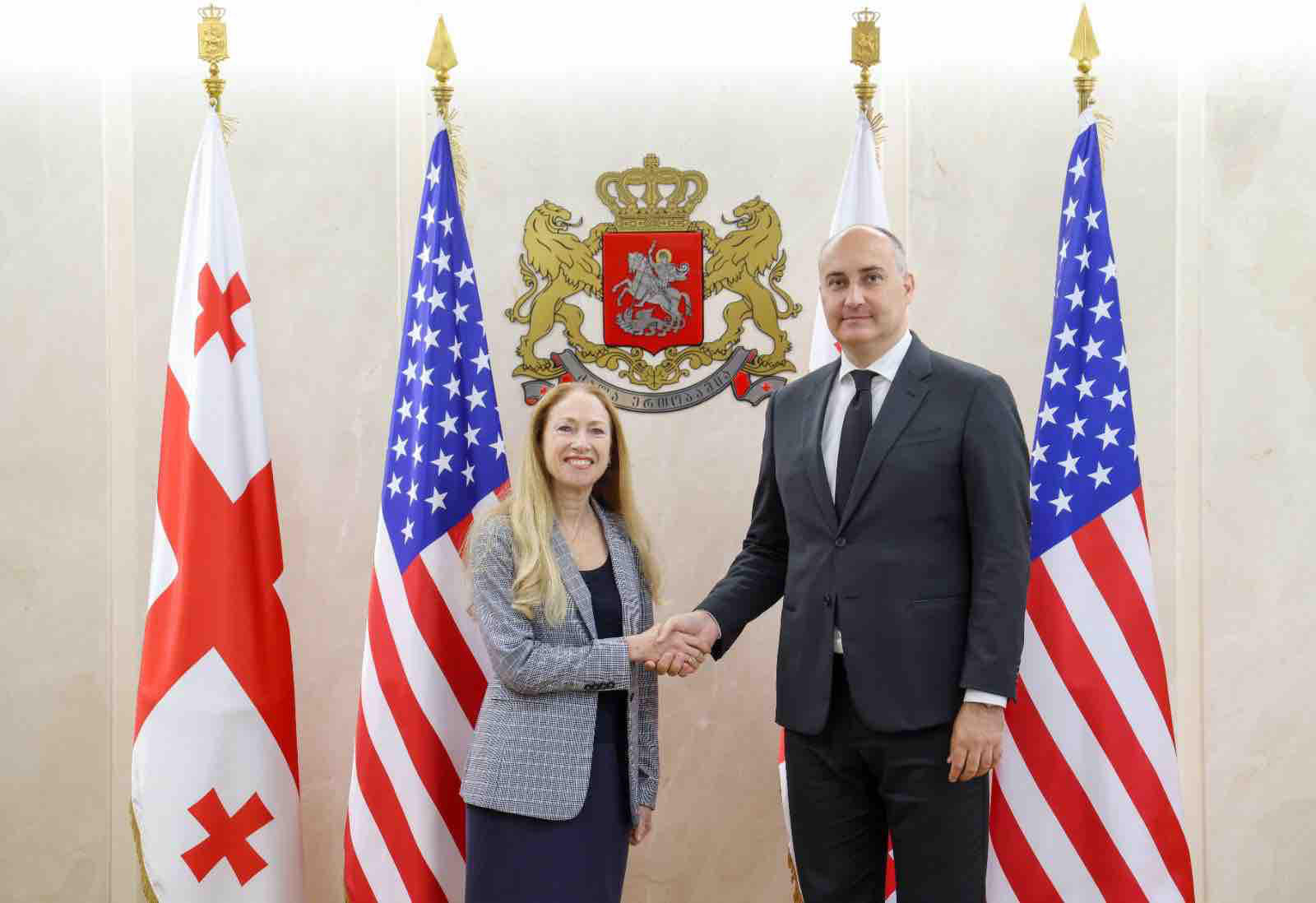 თავდაცვის მინისტრმა კელი დეგნანს გამოსამშვიდობებელ შეხვედრაზე უმასპინძლა