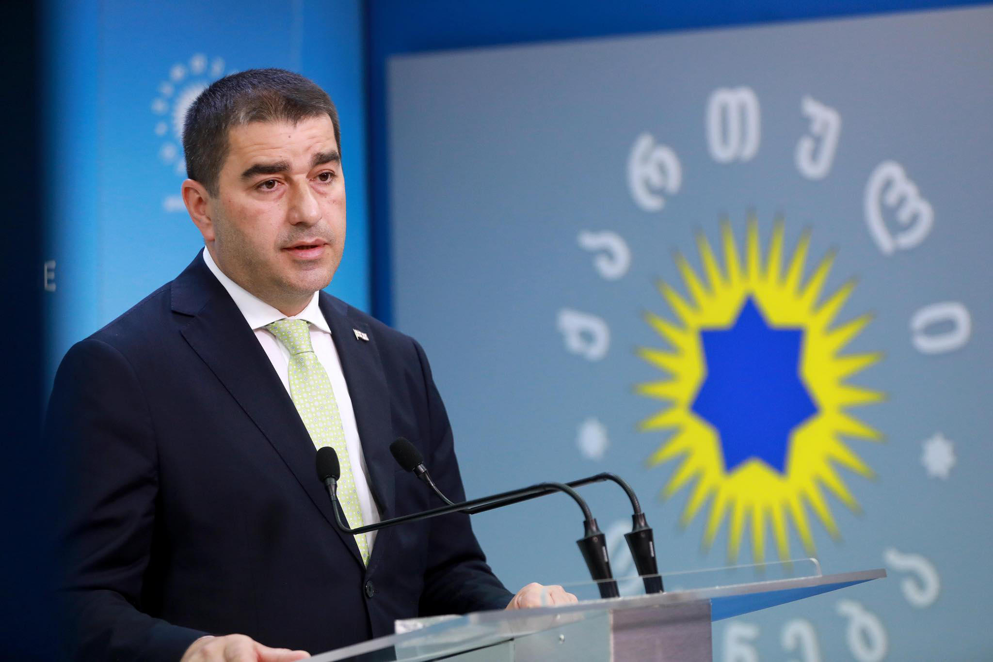 შალვა პაპუაშვილი - ოპოზიციაში როგორც კი დაინახავენ თემას, რომელზეც ფიქრობენ, რომ შეუძლიათ პოლიტიკური კაპიტალის დაგროვება, ეგრევე აყენებენ საგამოძიებო კომისიის შექმნას, შემდეგ ავიწყდებათ ამ კომისიის იდეა და არც გამოაქვთ პლენარულ სხდომაზე