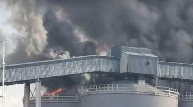 საფრანგეთის ქალაქ ლა-როშელში მდებარე მარცვლეულის შენახვის სილოსებში ძლიერი ხანძარი გაჩნდა