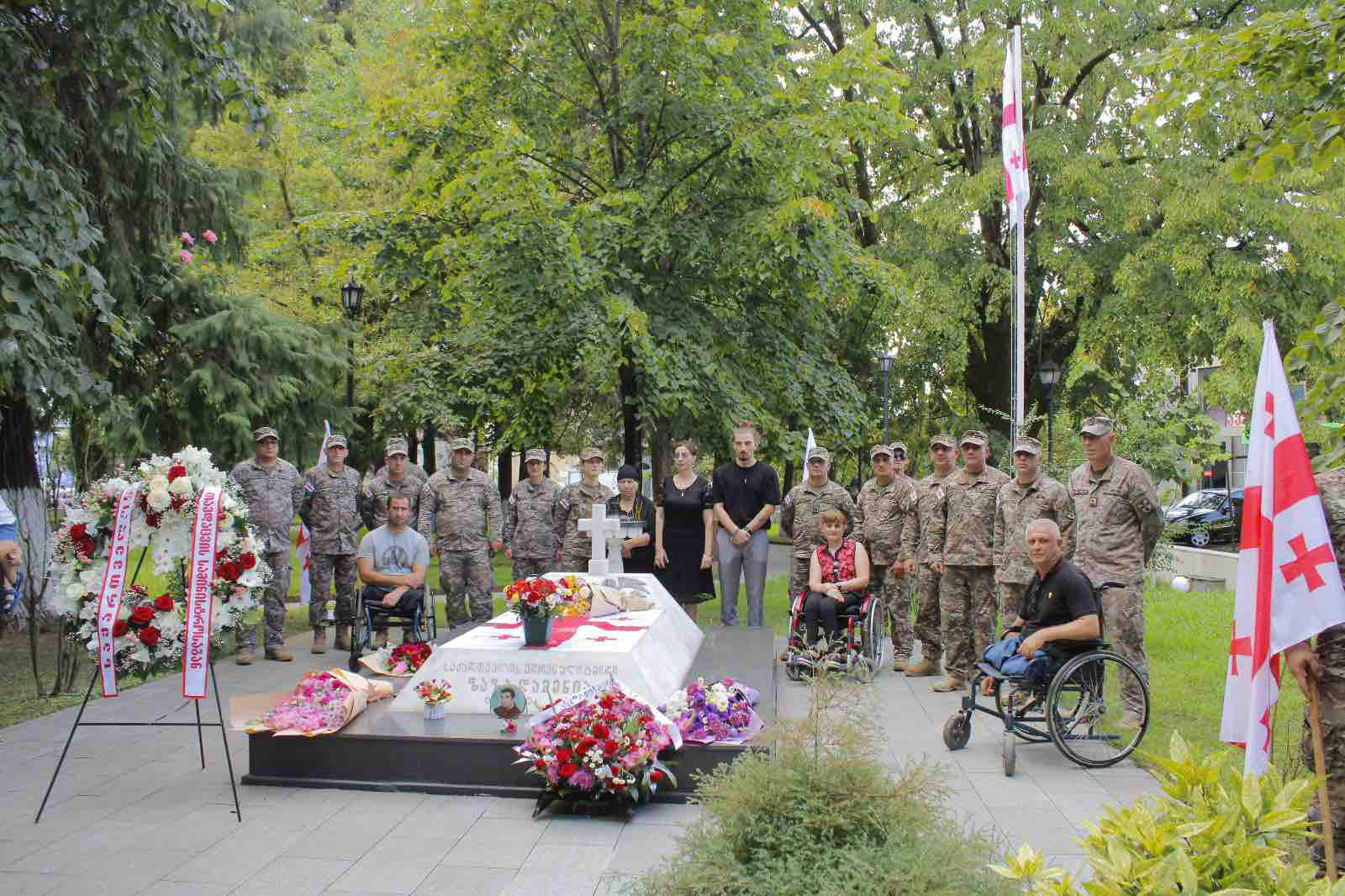 სამხედროებმა ეროვნული გმირის, კაპრალ ზაზა დამენიას ხსოვნას პატივი მიაგეს