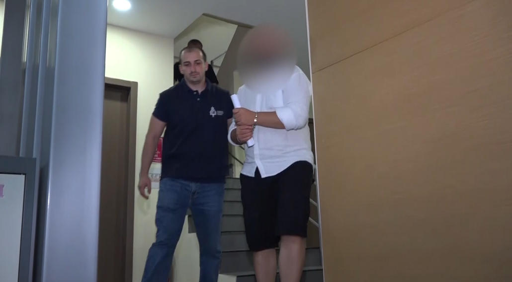 თურქეთის მოქალაქე, რომელმაც ქალის შიშველ მდგომარეობაში გადაღებული ფოტოები დაზარალებულის ახლობლებს გაუგზავნა, სპეციალურმა საგამოძიებო სამსახურმა დააკავა