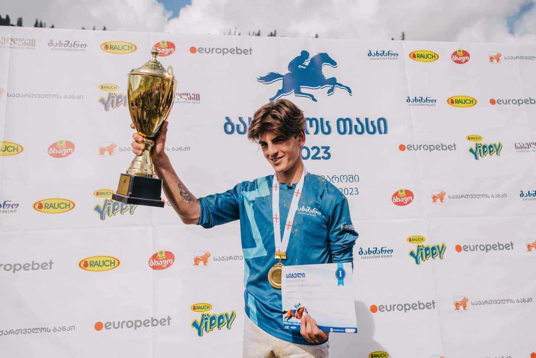 ბახმაროს საცხენოსნო დოღის მთავარი პრიზიორი ზუგდიდელი საბა თელია გახდა