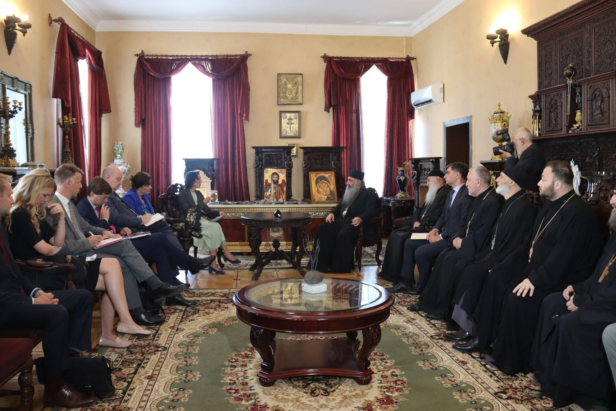 ბელგიის საგარეო საქმეთა მინისტრმა საქართველოს საპატრიარქოში შეხვედრა გამართა