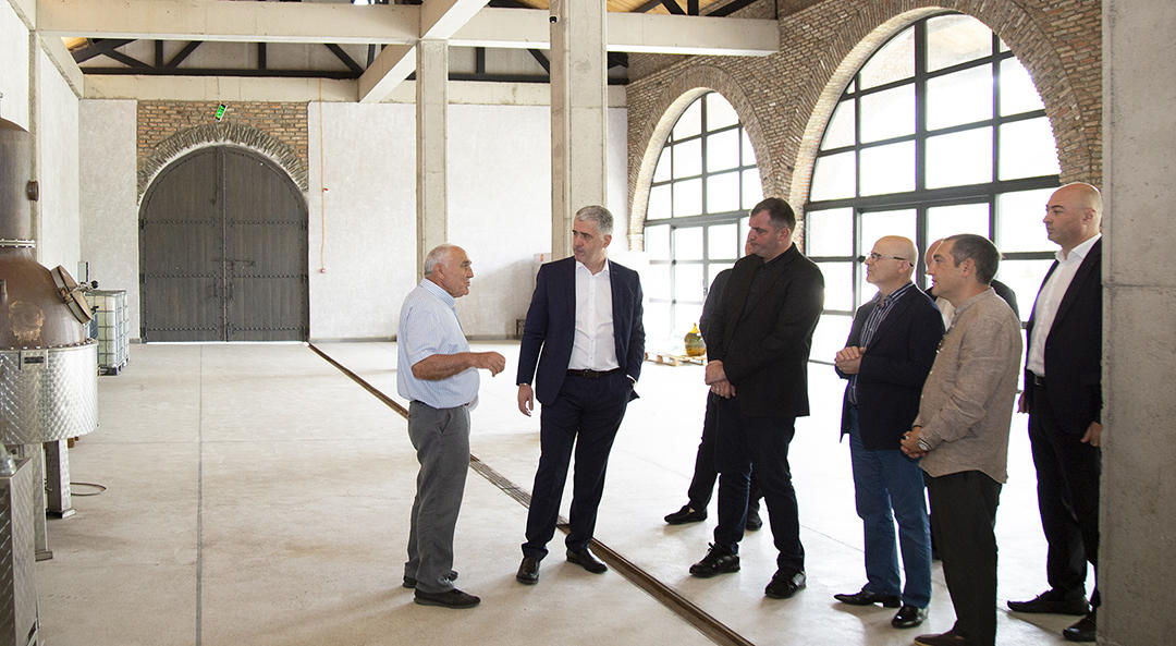 ოთარ შამუგია მევენახე ფერმერებს და ღვინის მწარმოებლებს შეხვდა