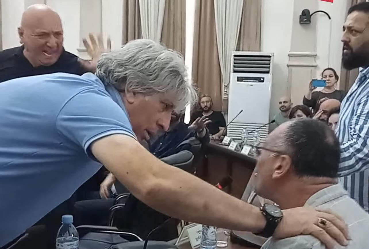 ბათუმის საკრებულოს სხდომაზე ხმაური იყო