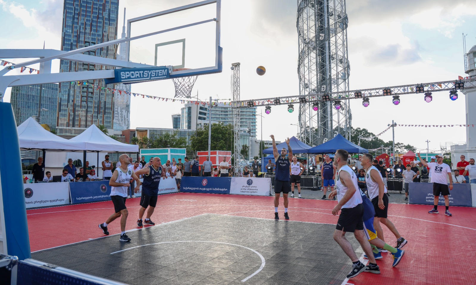 ბათუმში ეროვნული გმირის, გიორგი ანწუხელიძის სახელობის ტურნირი „3X3“ კალათბურთში იმართება