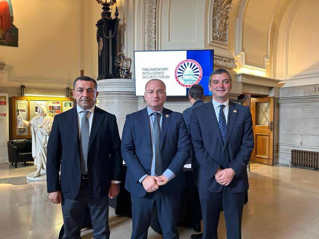 ირაკლი ბერაია და ალექსანდრე ტაბატაძე ლონდონში, დაზვერვისა და უსაფრთხოების საპარლამენტო ფორუმში მონაწილეობენ