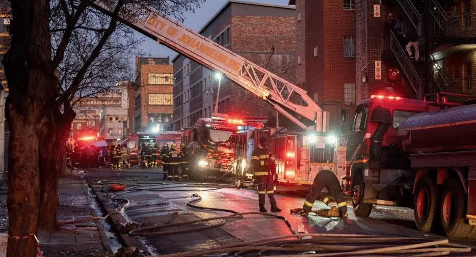 იოჰანესბურგში მრავალბინიან საცხოვრებელ სახლში გაჩენილი ხანძრის შედეგად 52 ადამიანი დაიღუპა