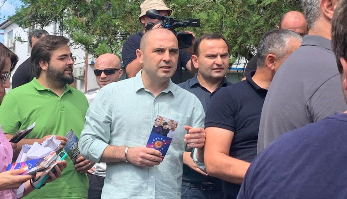 ლევან ხაბეიშვილი - მინდა მოვუწოდო საზოგადოებას, ნუ გეშინიათ ამ „ჩმორების“ და ლაჩრების - სად არიან ახლა, გუშინ რომ კუნთებზე იყურებოდნენ? დღეს ბევრნი ვართ და იმალებიან