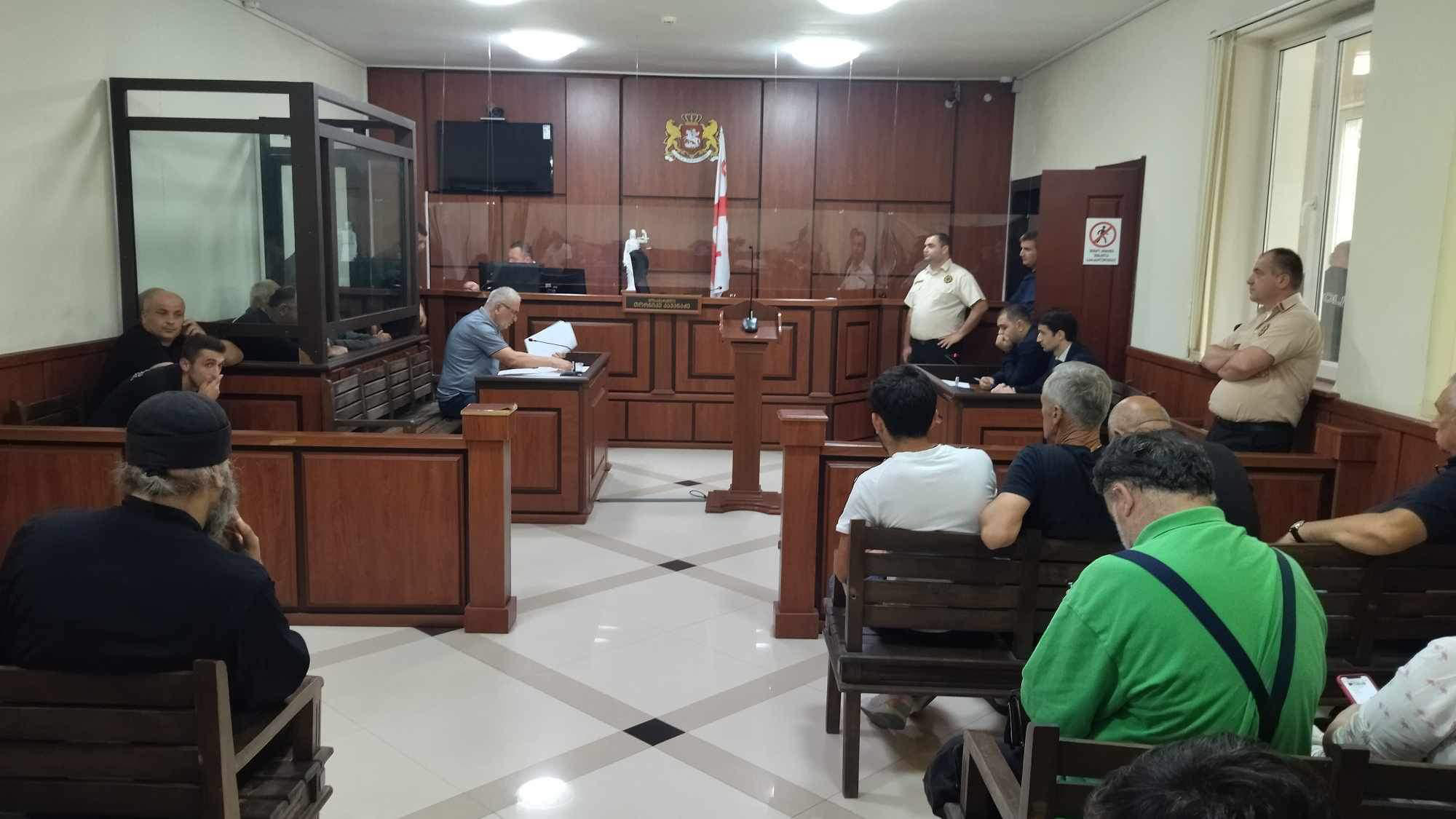 ჩოხატაურში, „ნაციონალური მოძრაობის“ წარმომადგენლების მიმართ ძალადობის ფაქტზე დაკავებულ 4 პირს სასამართლომ გირაო შეუფარდა