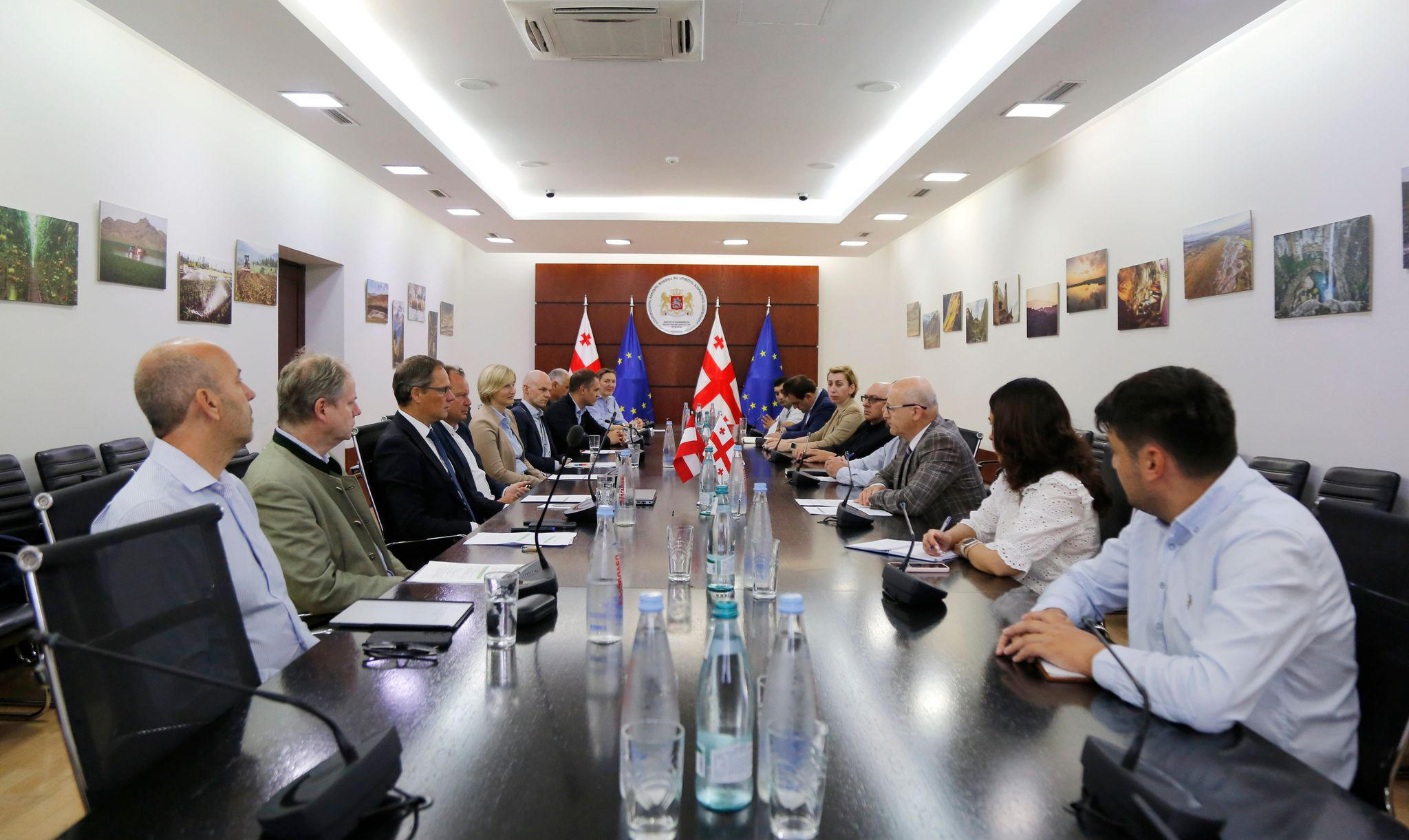 გარემოს დაცვისა და სოფლის მეურნეობის მინისტრის მოადგილე იური ნოზაძე ავსტრიის დელეგაციას შეხვდა