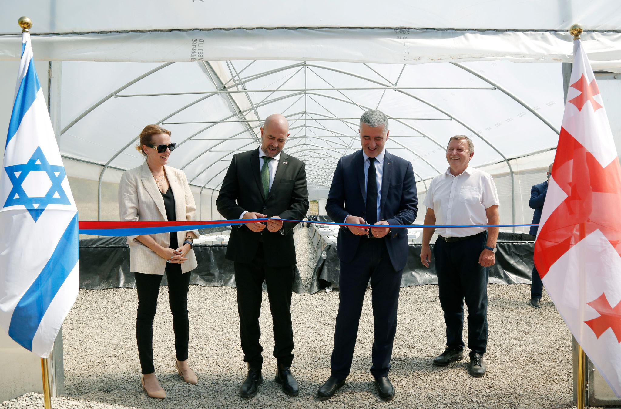 ისრაელის საელჩოს დაფინანსებით, სოფლის მეურნეობის სამეცნიერო-კვლევითი ცენტრის წილკნის ბაზაზე, თანამედროვე ტიპის სათბური აშენდა