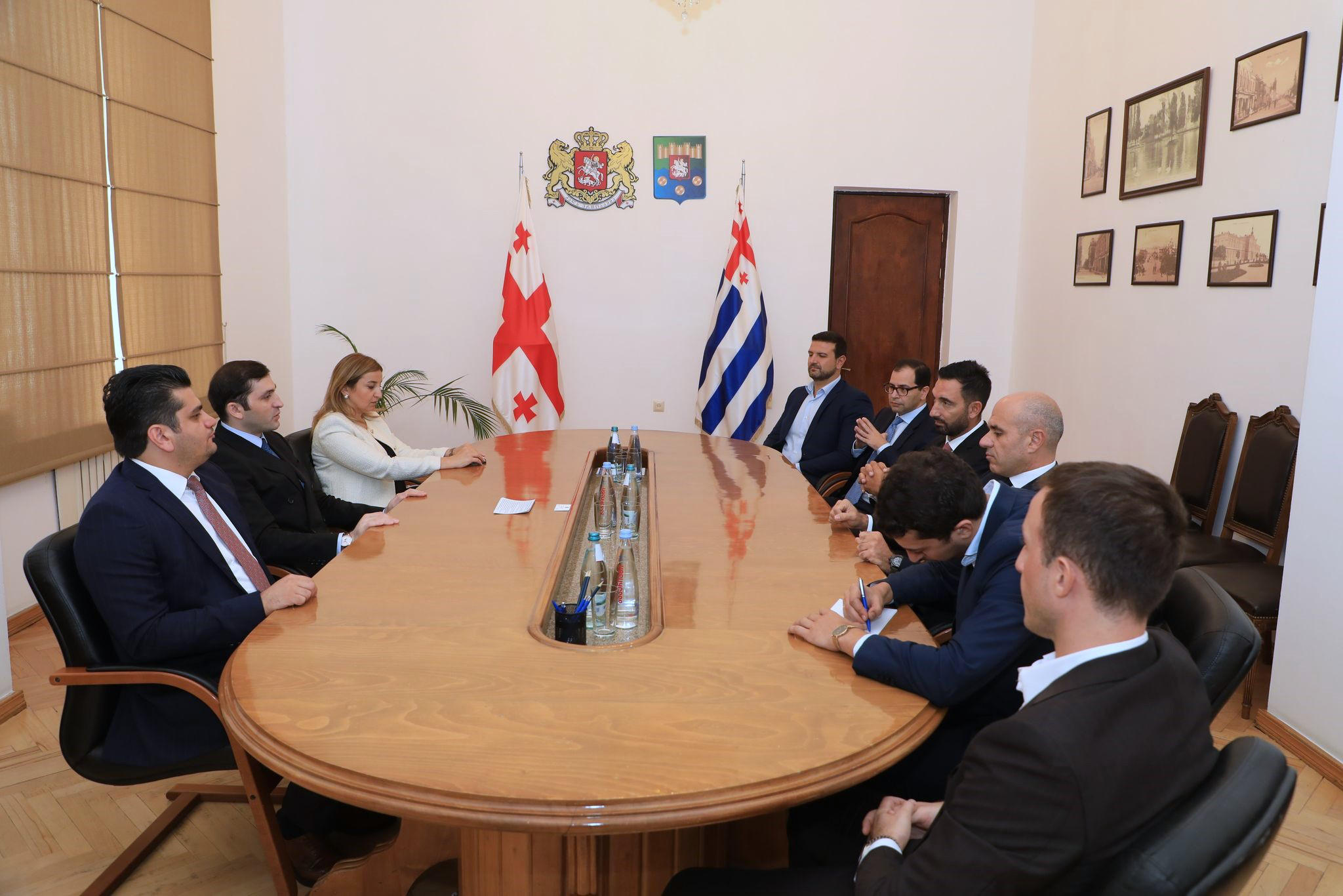 თორნიკე რიჟვაძე სასტუმროების საერთაშორისო ბრენდის, ROTANA-ს წარმომადგენლებს შეხვდა - კომპანია გონიოში 71 მლნ დოლარის საინვესტიციო პროექტის განხორციელებას იწყებს