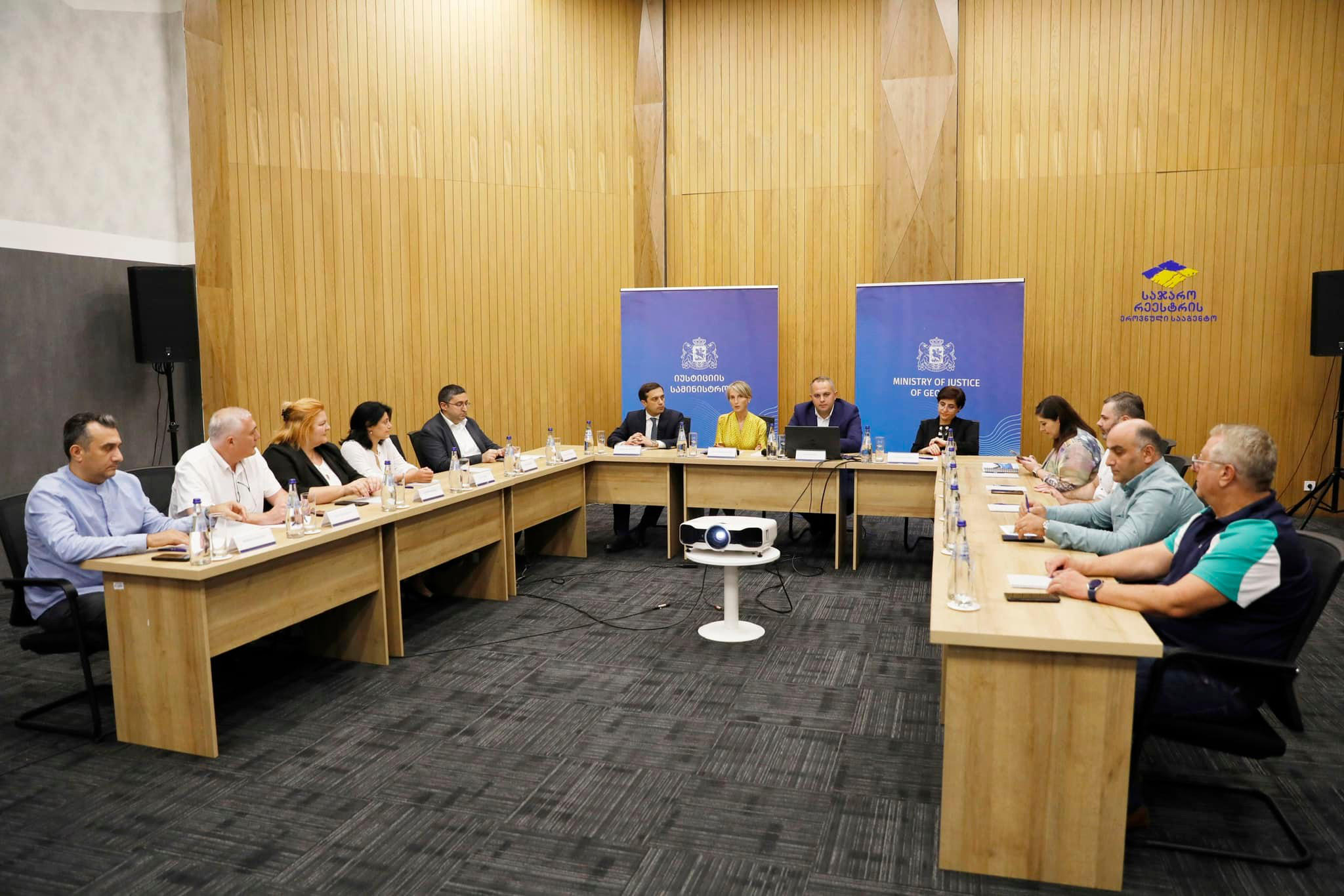 იუსტიციის მინისტრის პირველმა მოადგილემ სახალხო დამცველს უწყებაში მიმდინარე რეფორმები გააცნო