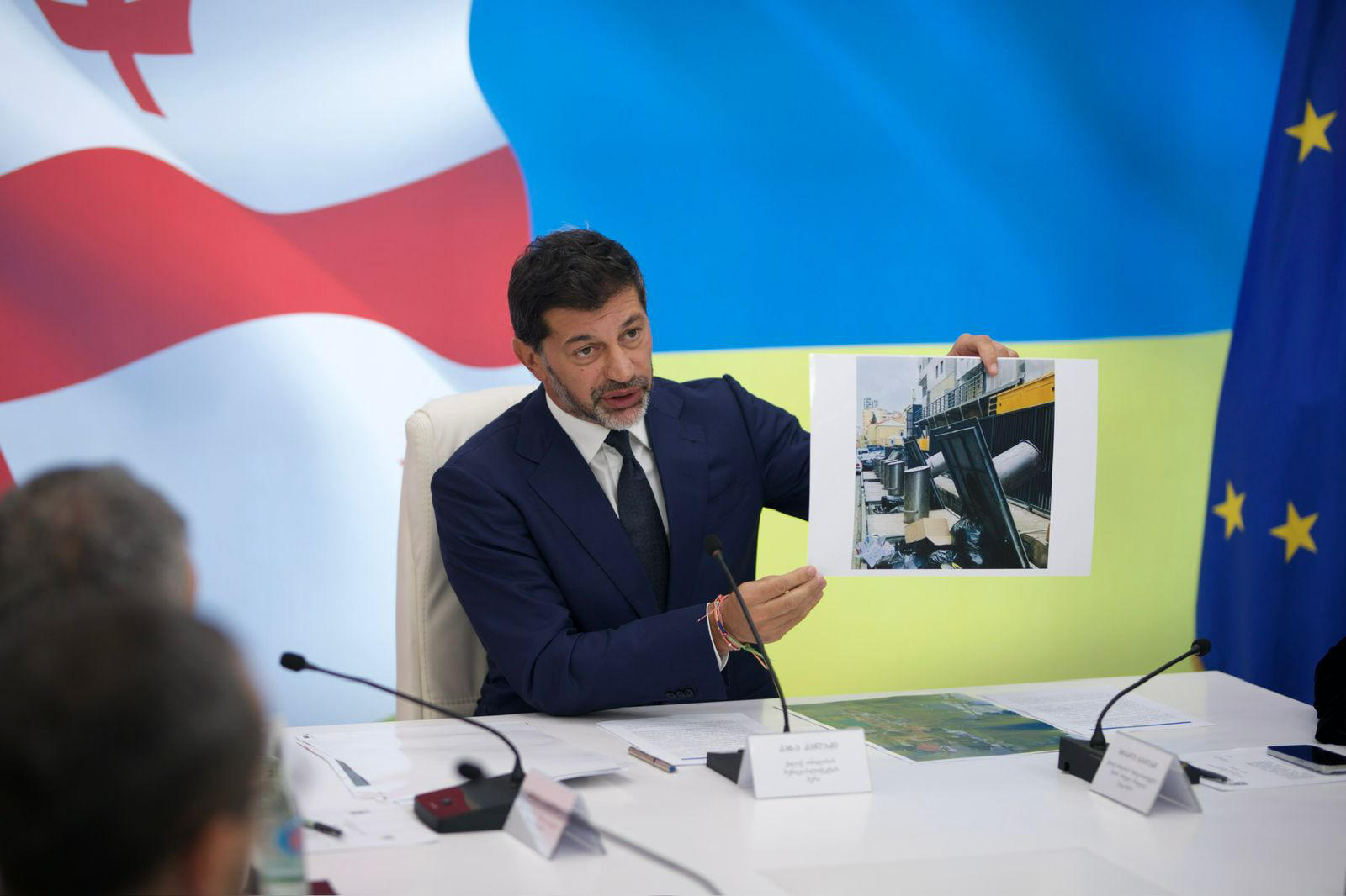 კახა კალაძე - დიდ სუპერმარკეტებს და მარკეტებს მივმართავ, გონივრული ვადა გეძლევათ იმისთვის, რომ „თბილსერვისთან“ ხელშეკრულებები გააფორმოთ, რათა არც თქვენ შეგექმნათ პრობლემები და არც ამ ქალაქში მცხოვრებ ადამიანებს