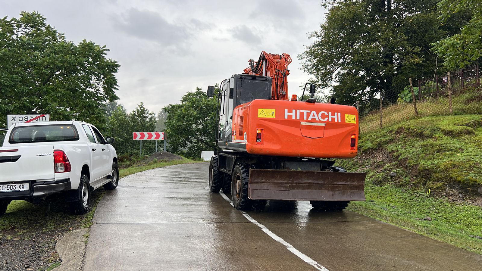 გურიის სტიქიის გამო, საავტომობილო გზების ორ მონაკვეთზე მოძრაობა დროებით აკრძალულია