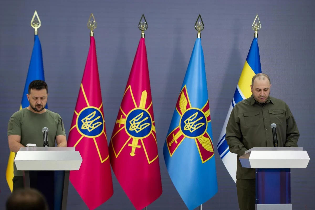 ვოლოდიმირ ზელენსკი - რუსტემ უმეროვს შეუძლია თავდაცვის სამინისტროს მუშაობა გადატვირთოს