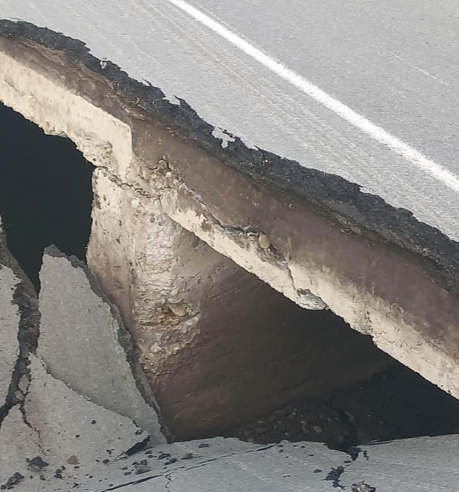 საავტომობილო გზების დეპარტამენტი - საჯავახო-ჩოხატაური-ოზურგეთი-ქობულეთის გზაზე ადიდებულმა ხევმა სავალი ნაწილი დააზიანა, რის გამოც  მოძრაობა აკრძალულია