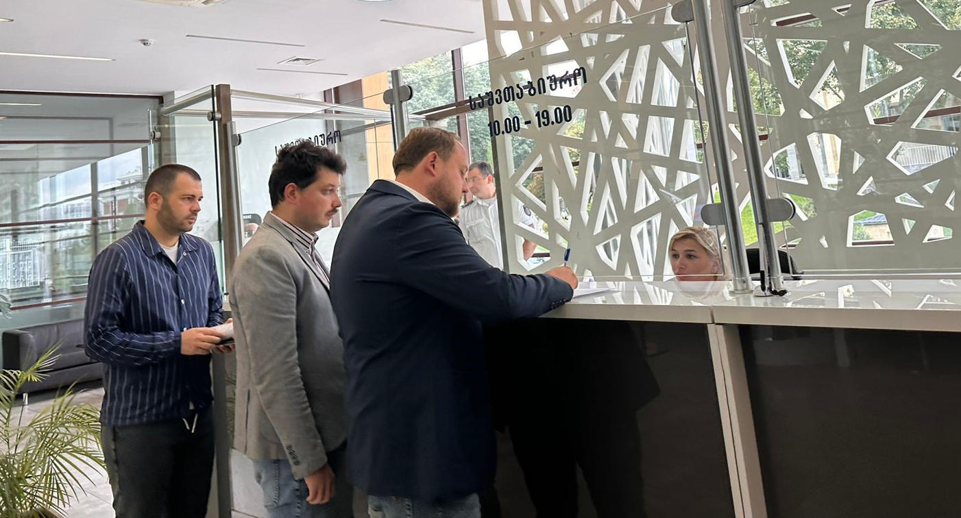 ვასო ურუშაძე - დემოკრატიული სახელმწიფოს პირობებში ირაკლი ღარიბაშვილი არათუ გადადგებოდა, არამედ დღეს საბრალდებო სკამზე იჯდებოდა