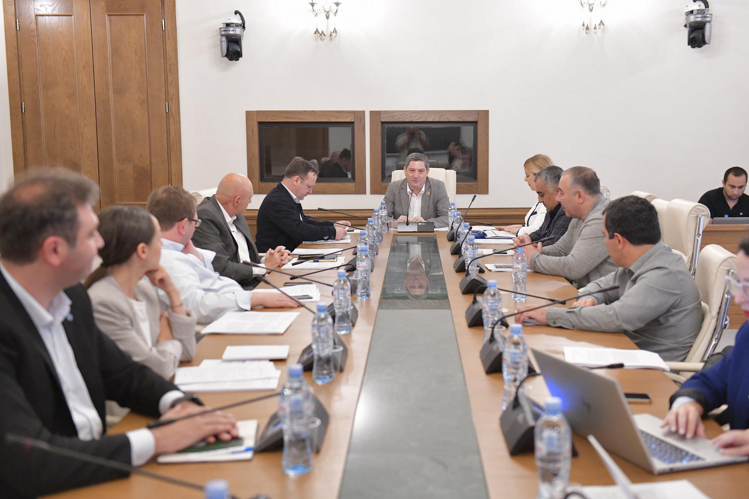 პარლამენტის აგრარულ საკითხთა კომიტეტმა „სურსათის დანაკარგებისა და სურსათის ნარჩენების შემცირებისა და სურსათის შეწირულობის შესახებ" კანონპროექტს მეორე მოსმენით მხარი დაუჭირა