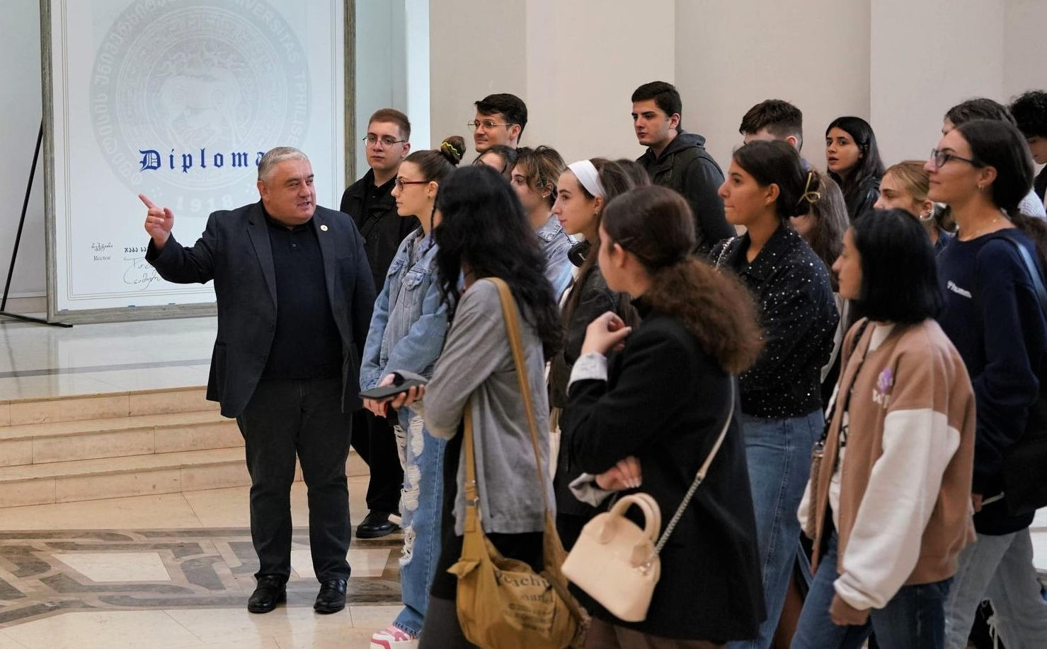 ჯაბა სამუშიამ პირველკურსელ სტუდენტებს სპეციალურად მათთვის შექმნილი ახალი პროექტი გააცნო