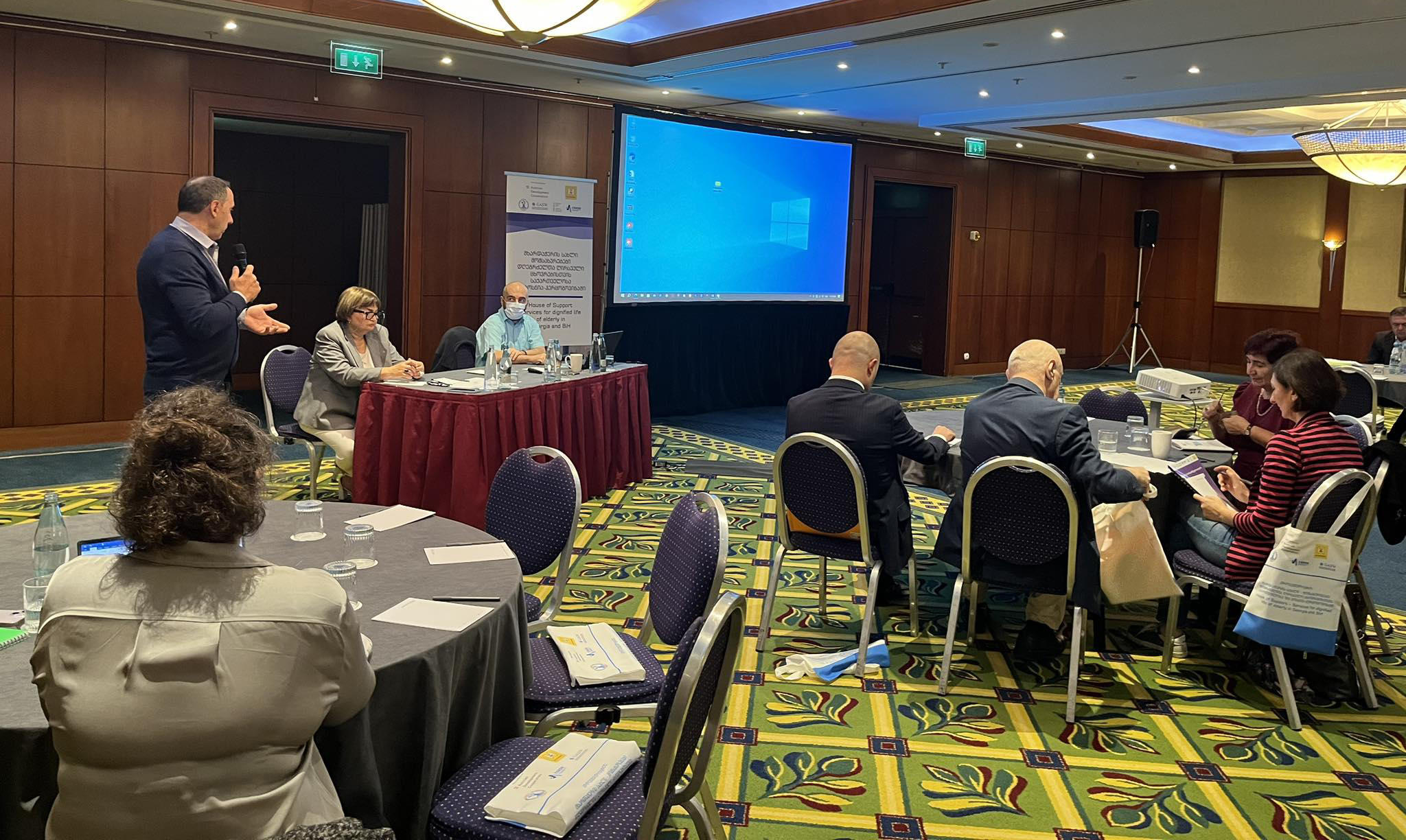 სამოქალაქო ფორუმი „ხანდაზმულთა ხელმისაწვდომობის გაზრდა სამედიცინო და სოციალურ სერვისებზე" მიმდინარეობს