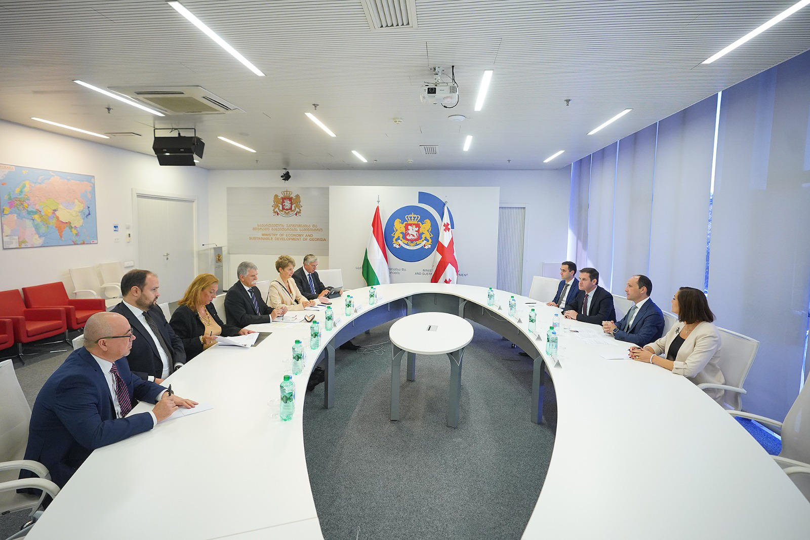 ლევან დავითაშვილი უნგრეთის ეროვნული ასამბლეის პრეზიდენტს, ლასლო კოვერს შეხვდა