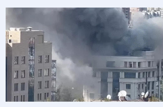 რუსული მედიის ინფორმაციით, უკრაინელებმა ე.წ. დონეცკის სახალხო რესპუბლიკის ადმინისტრაციის შენობაზე სარაკეტო იერიში მიიტანეს