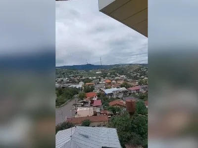 სომხური მედია - აზერბაიჯანი სტეფანაკერტს ბომბავს