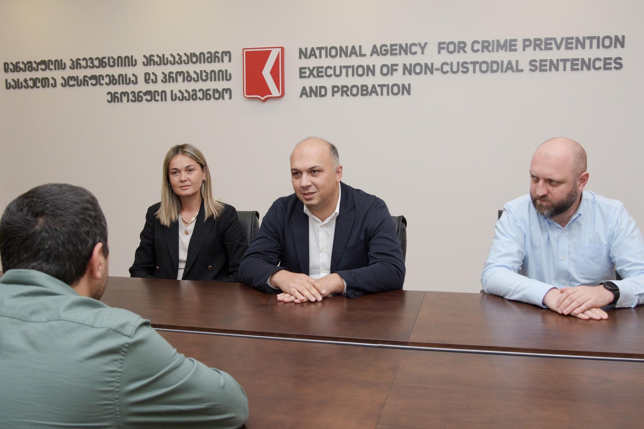 დანაშაულის პრევენციის, არასაპატიმრო სასჯელთა აღსრულებისა და პრობაციის ეროვნული სააგენტოს არასრულწლოვანთა რეფერირების ცენტრის ბენეფიციარებს შპს „აუგუსტი“ პროდუქციას უსასყიდლოდ გადასცემს