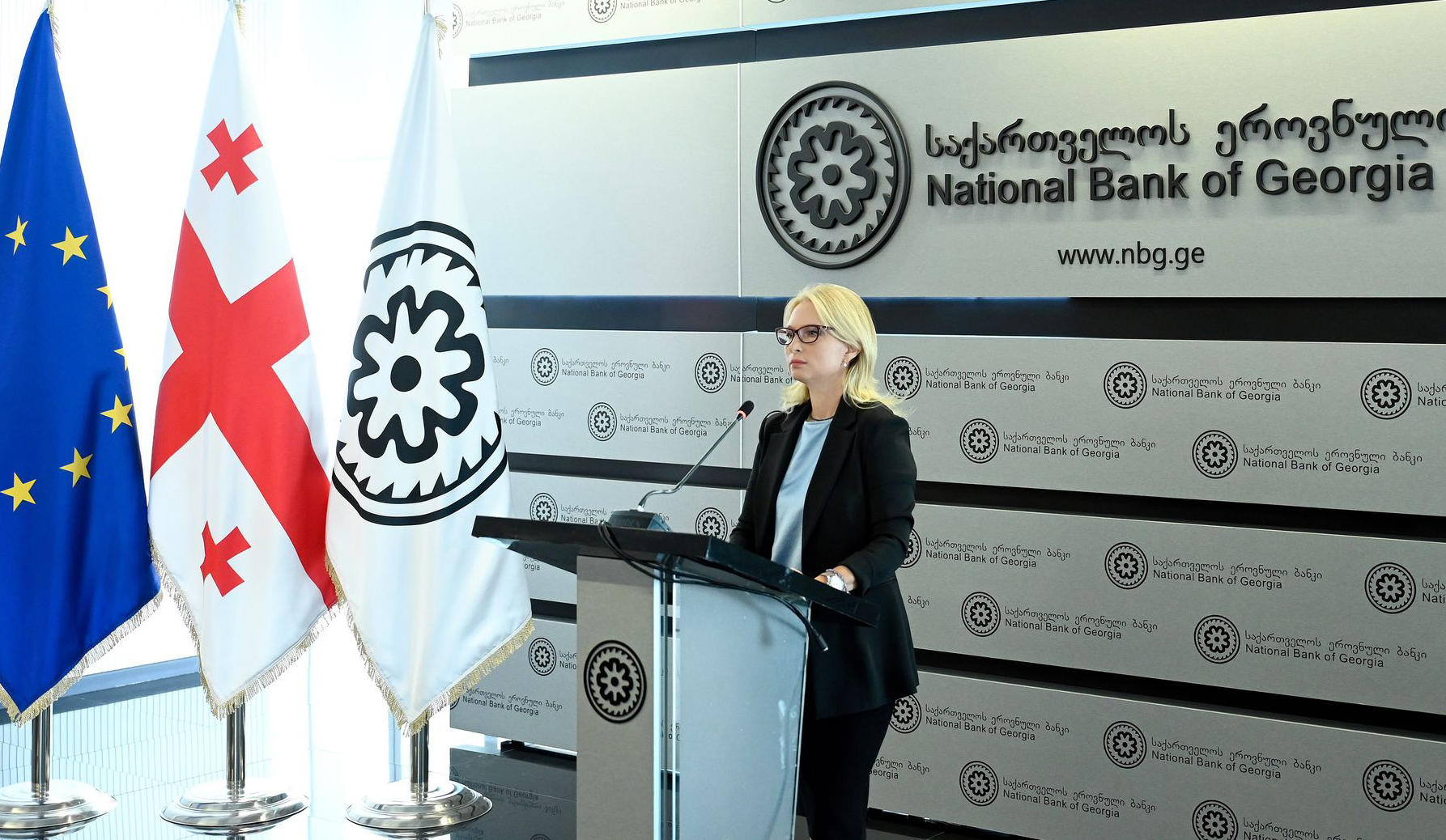 ნათია თურნავა - აღსრულების წესი ძალაში ჯერ კიდევ გასული წლის თებერვლიდან არის და ამ წესის მიხედვით თითოეულ „ქეისთან“ დაკავშირებული გადაწყვეტილება ეროვნული ბანკის მხრიდან არ იყო საჭირო