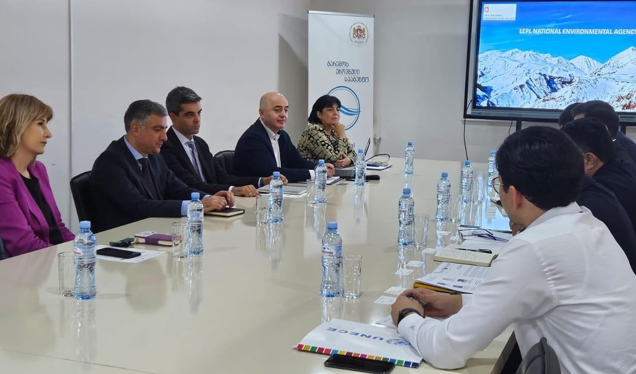 გარემოს ეროვნული სააგენტოს უფროსი და მისი მოადგილე უზბეკეთის ეკოლოგიის, გარემოს დაცვისა და კლიმატის ცვლილების სამინისტროს წარმომადგენლებს შეხვდნენ