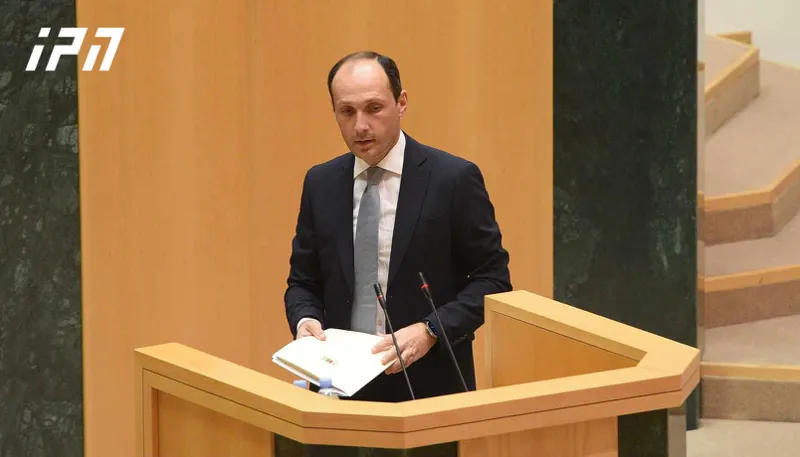 პარლამენტი „მინისტრის საათის“ ფორმატში ლევან დავითაშვილს უსმენს