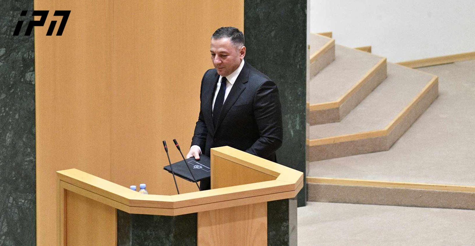 პარლამენტში დღეს ვახტანგ გომელაურს მოუსმენენ