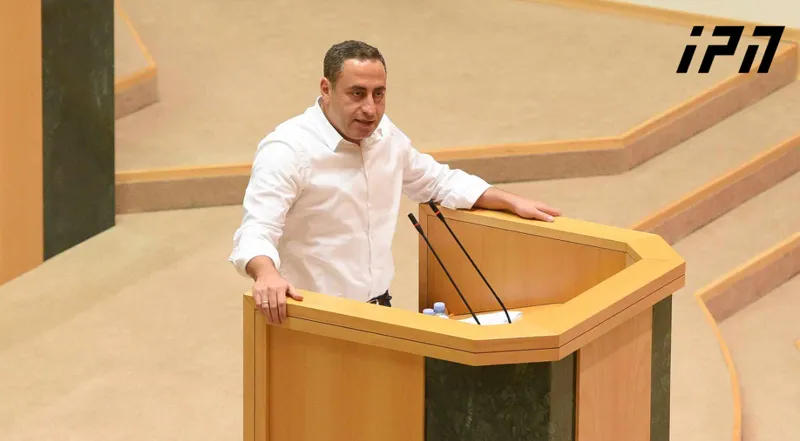 გიორგი ვაშაძე განათლების მინისტრს - რატომ არ შეიძლება, რომ ქამრები შემოიჭიროს მთავრობამ და პედაგოგების ხელფასი 500 ლარით იანვრიდანვე გაიზარდოს