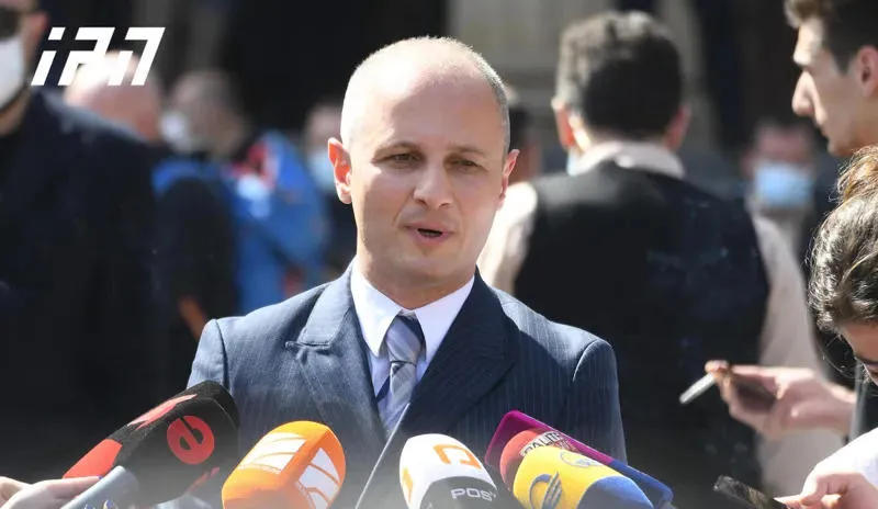 გიორგი კონდახაშვილი - მოვითხოვთ, სპეციალურმა საგამოძიებო სამსახურმა მყისიერად დაიწყოს გამოძიება პოლიციის სამმართველოს შენობაში ნიკა მელიას მიმართ განხორციელებულ ძალადობის ფაქტზე
