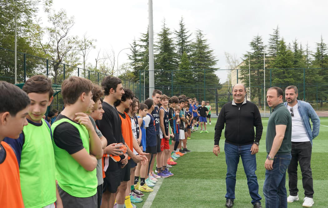 ლევან ანდრიაშვილი თელავში ახალი სპორტული კომპლექსის გახსნას დაესწრო