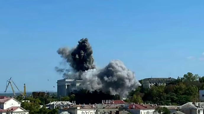 უკრაინის სპეცოპერაციის ძალები - რუსეთის შავი ზღვის ფლოტის შტაბზე თავდასხმის შედეგად 34 ოფიცერი, მათ შორის რუსეთის შავი ზღვის ფლოტის მეთაური დაიღუპა  - დაიჭრა 105 ოკუპანტი,  შტაბის შენობის აღდგენა შეუძლებელია