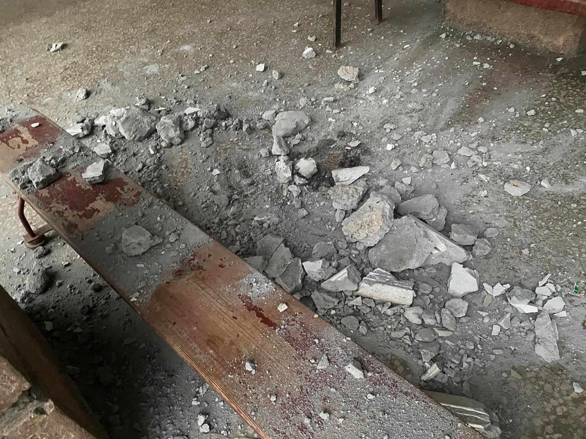 მერის წარმომადგენლის განცხადებით, ქვემო ნატანების საჯარო სკოლაში ჭერის ჩამონგრევის შედეგად დაშავებული ერთი პირი კლინიკაშია გადაყვანილი