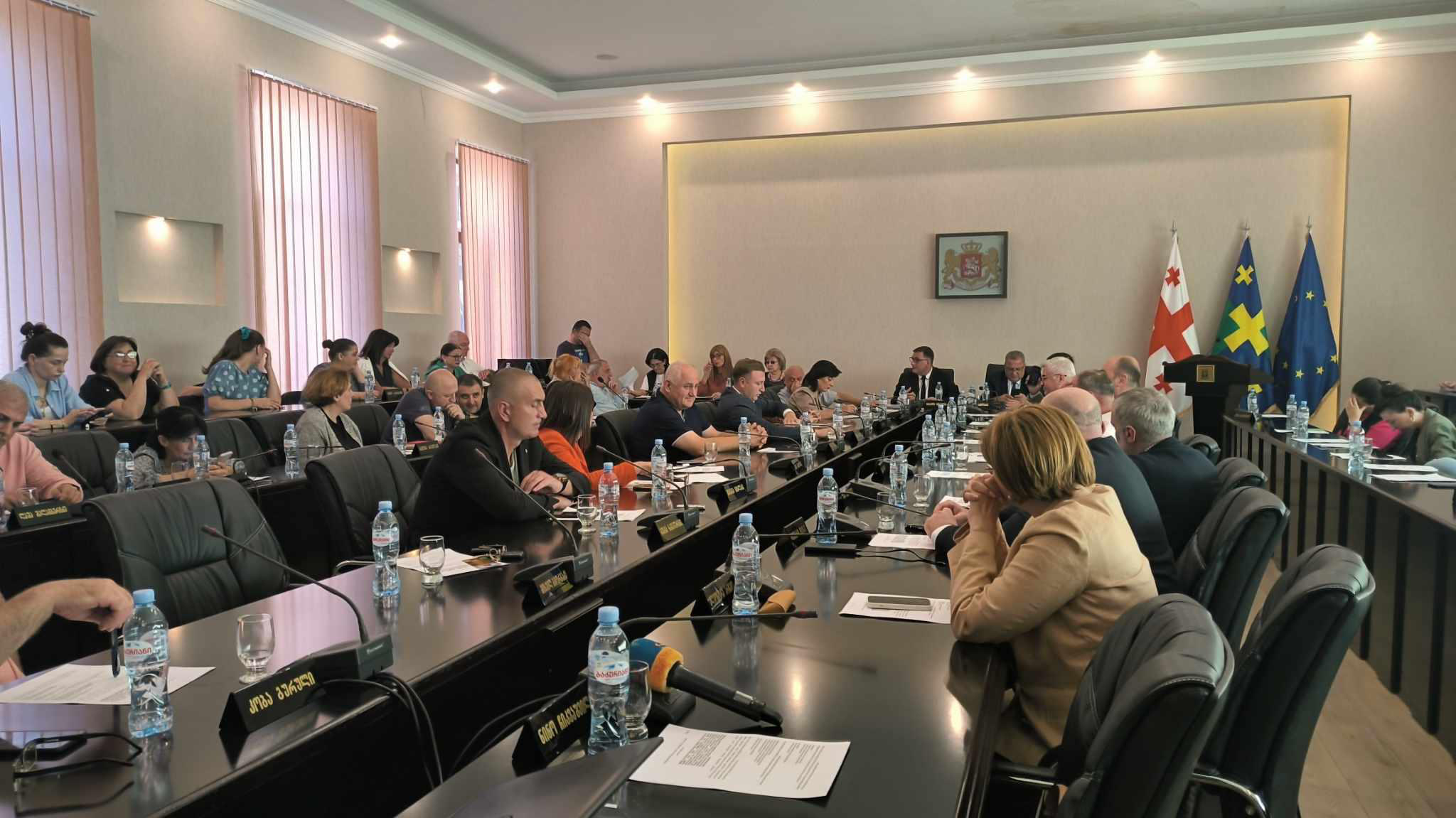 ქუთაისის საკრებულოს  სხდომაზე ხმაურია