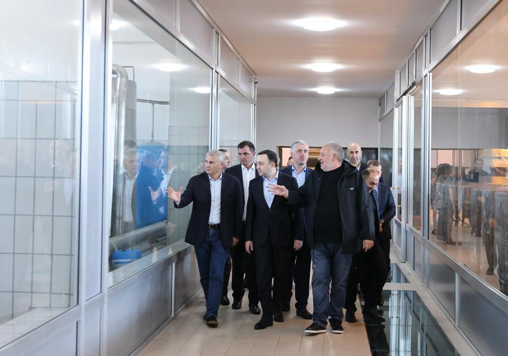 ირაკლი ღარიბაშვილმა ღვინის კომპანია „ბადაგონი" დაათვალიერა
