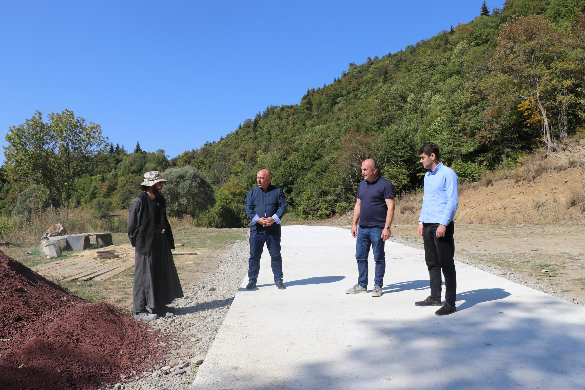 ბორჯომის მუნიციპალიტეტში ინფრასტრუქტურული პროექტები ინტენსიურ რეჟიმში მიმდინარეობს