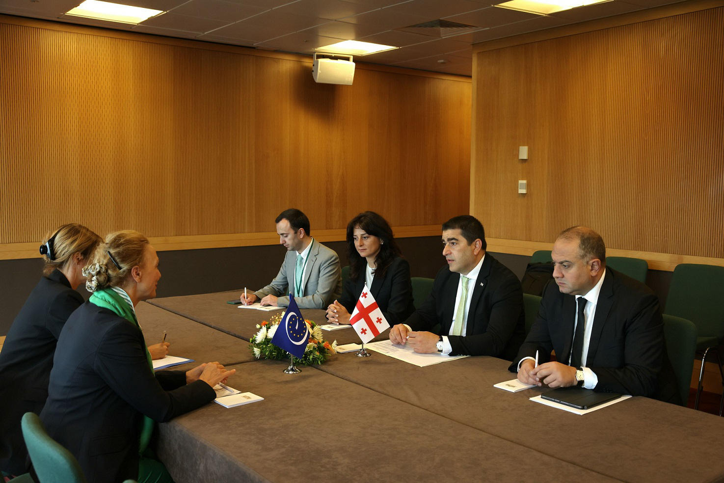 საქართველოს პარლამენტის თავმჯდომარე ევროპის საბჭოს გენერალურ მდივანს შეხვდა