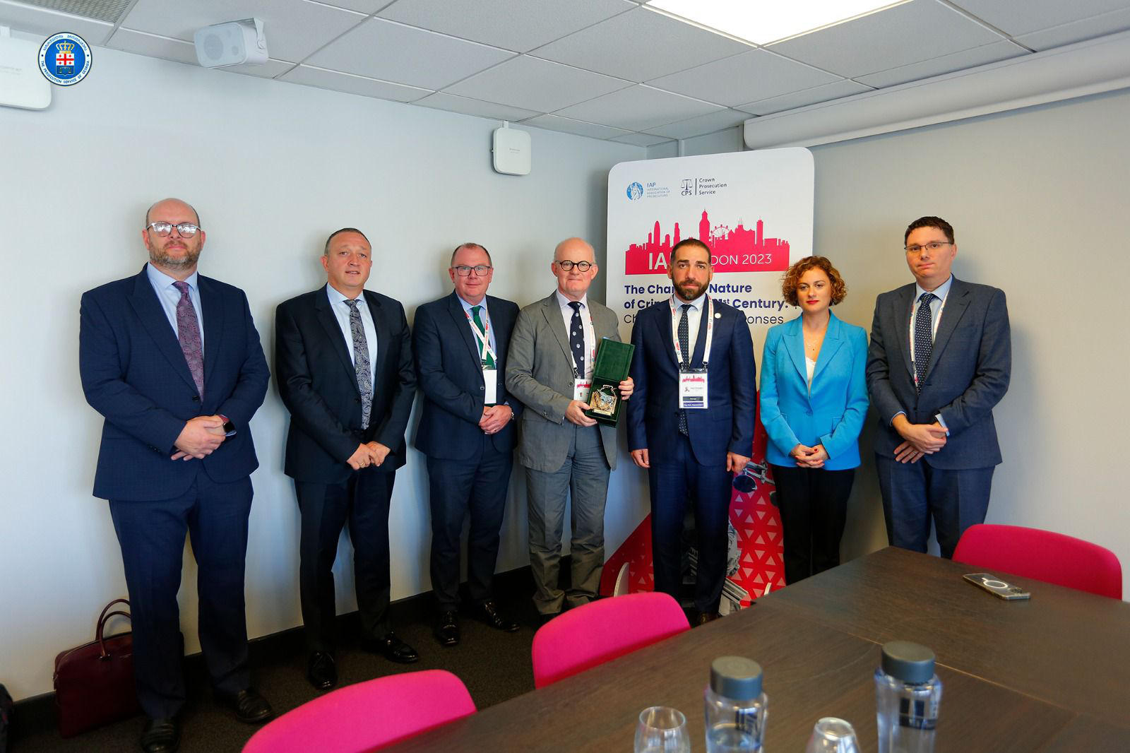 საქართველოს გენერალური პროკურორი ირაკლი შოთაძე ლონდონში, ინგლისის და უელსის პროკურატურის დირექტორს და მეფის მრჩეველს მაქს ჰილს შეხვდა