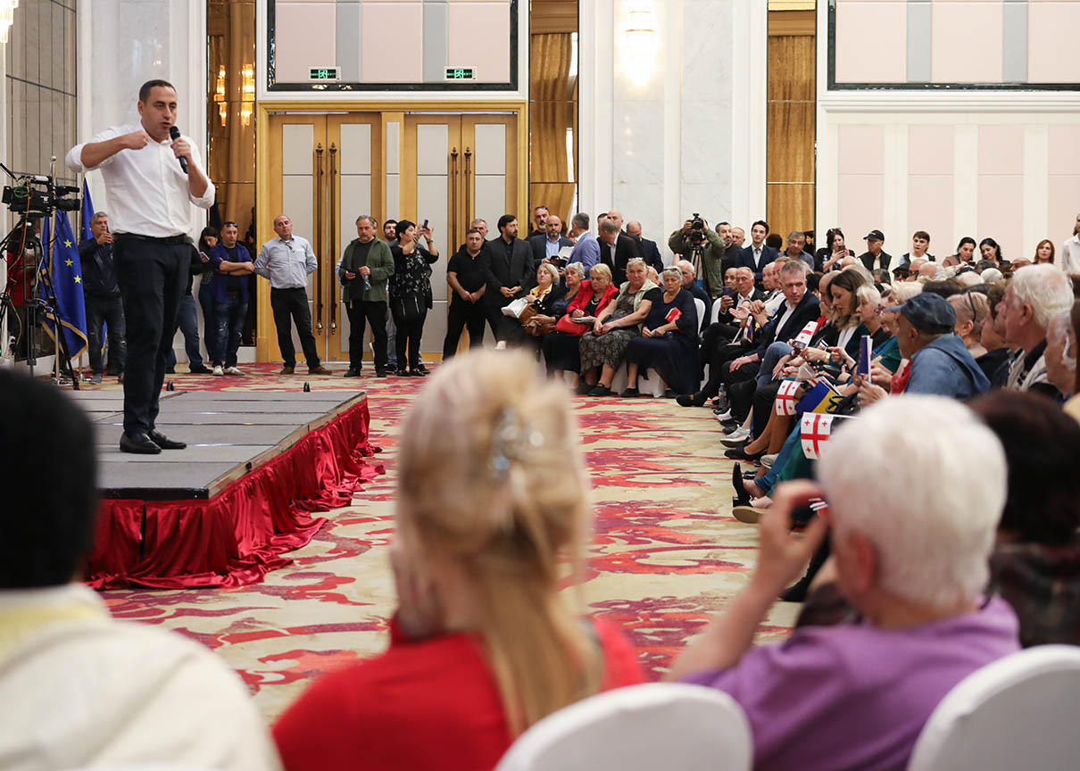 „ნაციონალური მოძრაობისა“ და „სტრატეგია აღმაშენებლის“ კოალიციამ, პენსიონერთა პირველი ფორუმი გამართეს