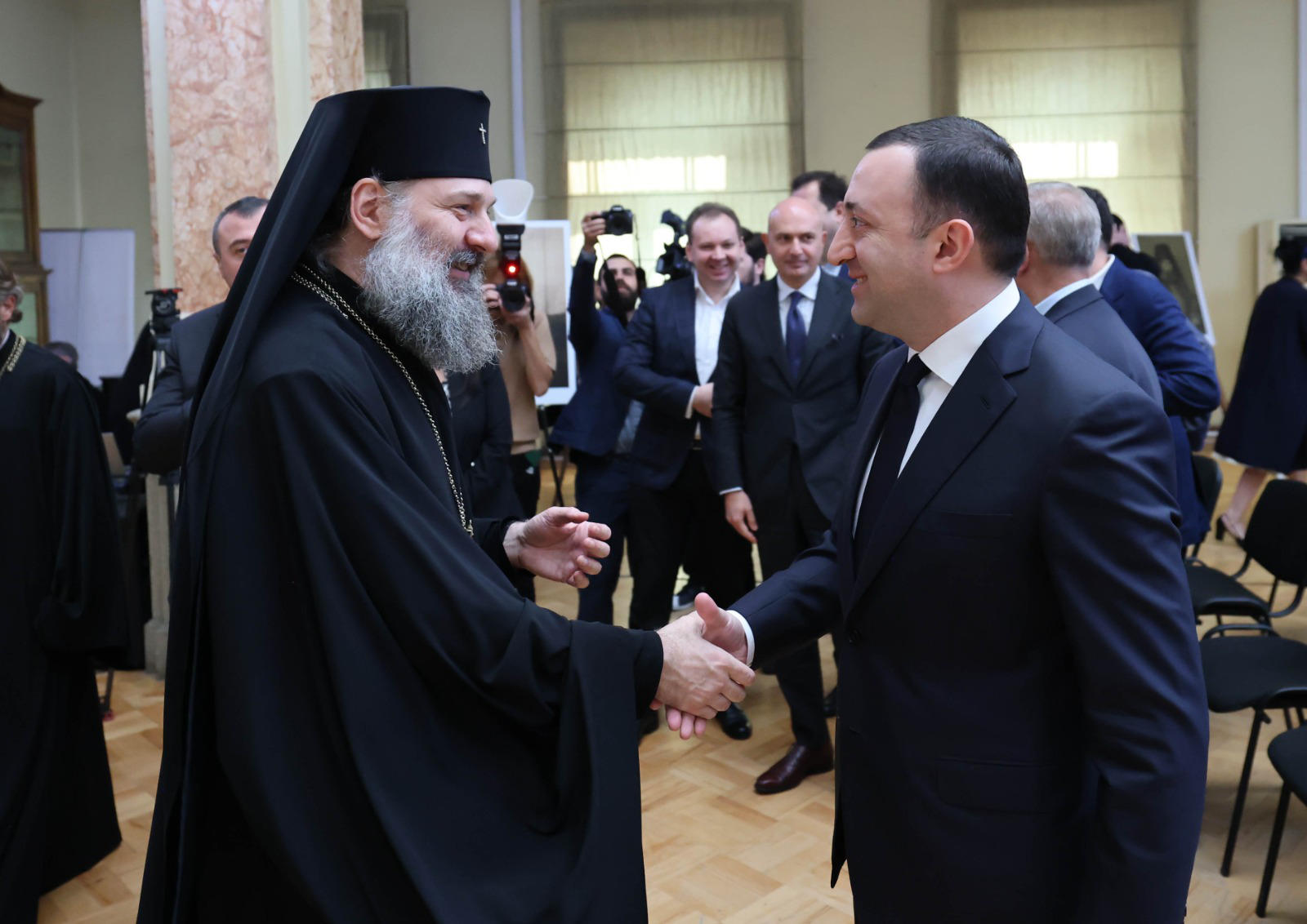 პრემიერი - ჩვენს ისტორიაში არაერთი ადამიანია, რომელთა ღვაწლი, ჩვენი სამშობლოსთვის თავდადება უფრო მეტ აღიარებასა და დაფასებას იმსახურებს, მათ შორისაც, განსაკუთრებულია ღირსი ალექსი სენაკელი (შუშანია)