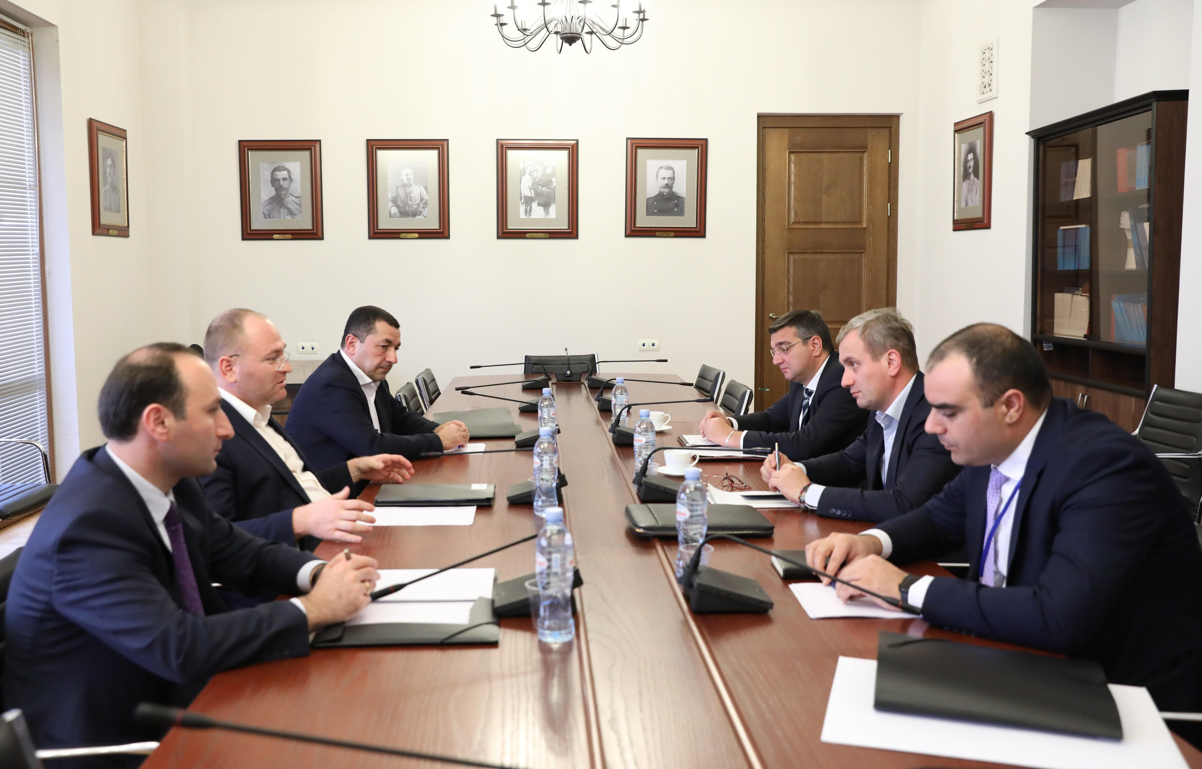 ნდობის ჯგუფში რეგიონული უსაფრთხოების საკითხები და 2023 წლის სახელმწიფო ბიუჯეტის შესახებ კანონში ცვლილების პროექტი განიხილეს